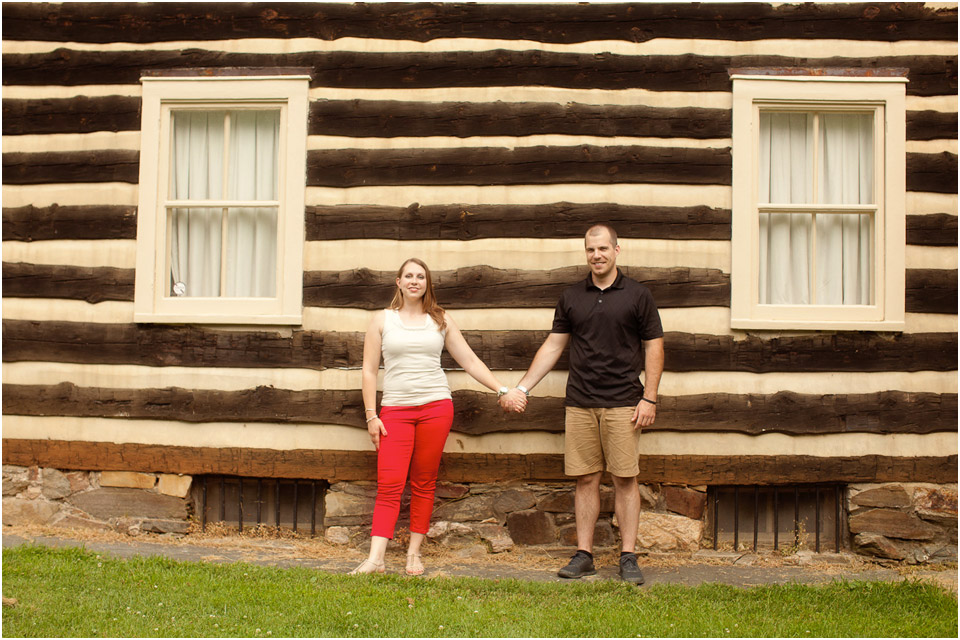 paradise-springs-engagement-photography-log-cabin
