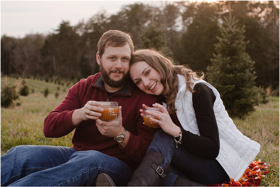 cozy-rustic-christmas-tree-farm-engagement-photography-session