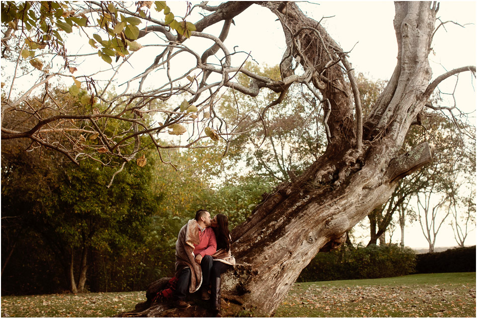 salubria-oustic-outdoor-engagement-photography-session