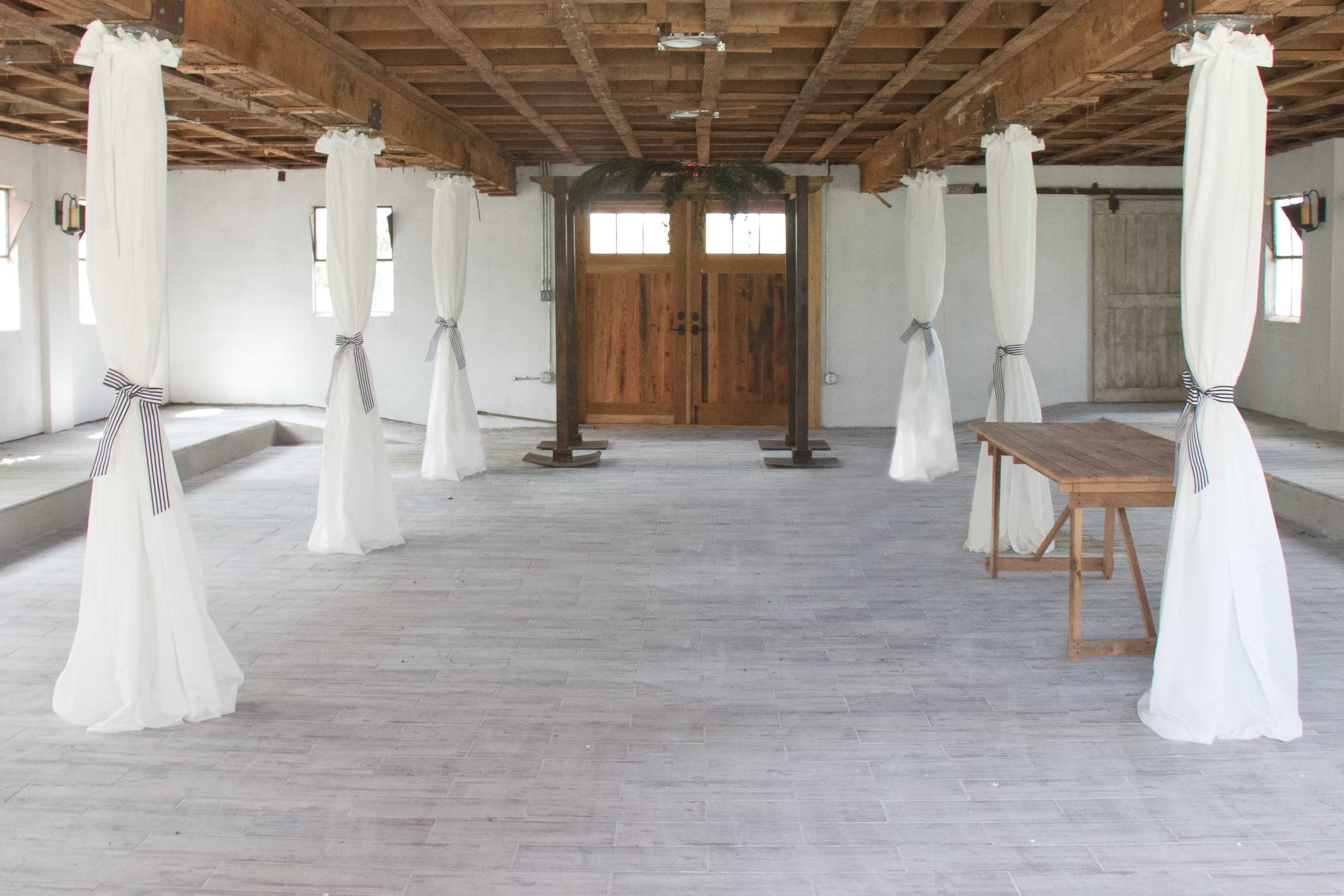interior-ground-floor-48-fields-rustic-barn-wedding-leesburg