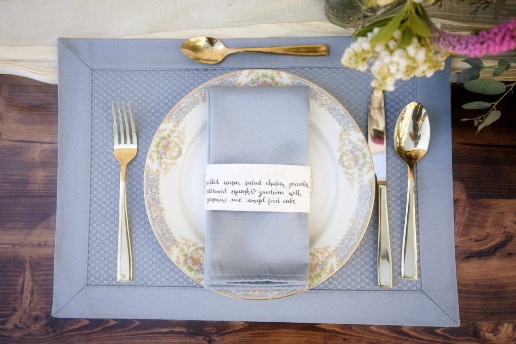 calligraphy-menu-cards-napkin-belly-band