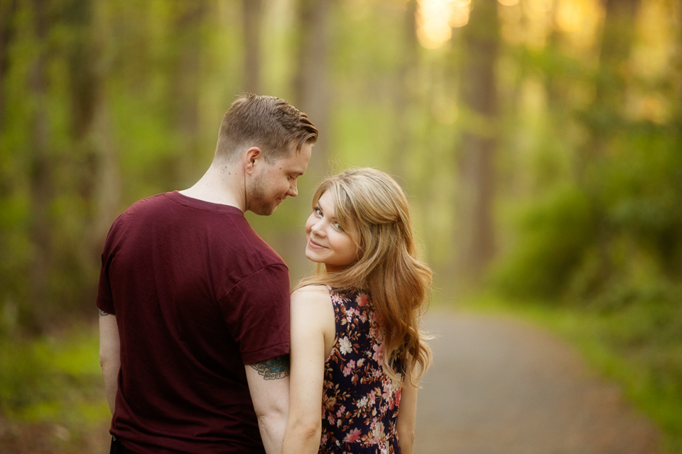 casual-forest-summer-engagement-photography
