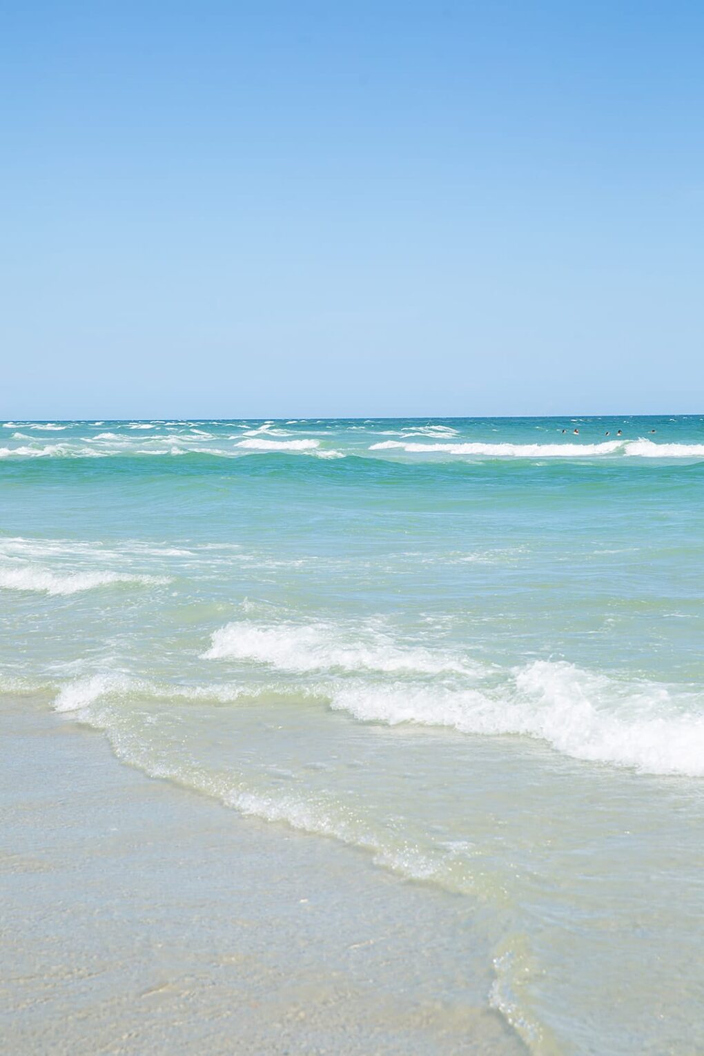 waves on Wrightsville beach near shell island resort
